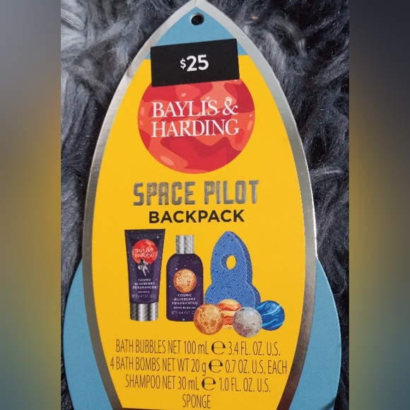 Baylis & Harding Space Backpack Gift Set, 8 Pieces - Picture 4 of 6